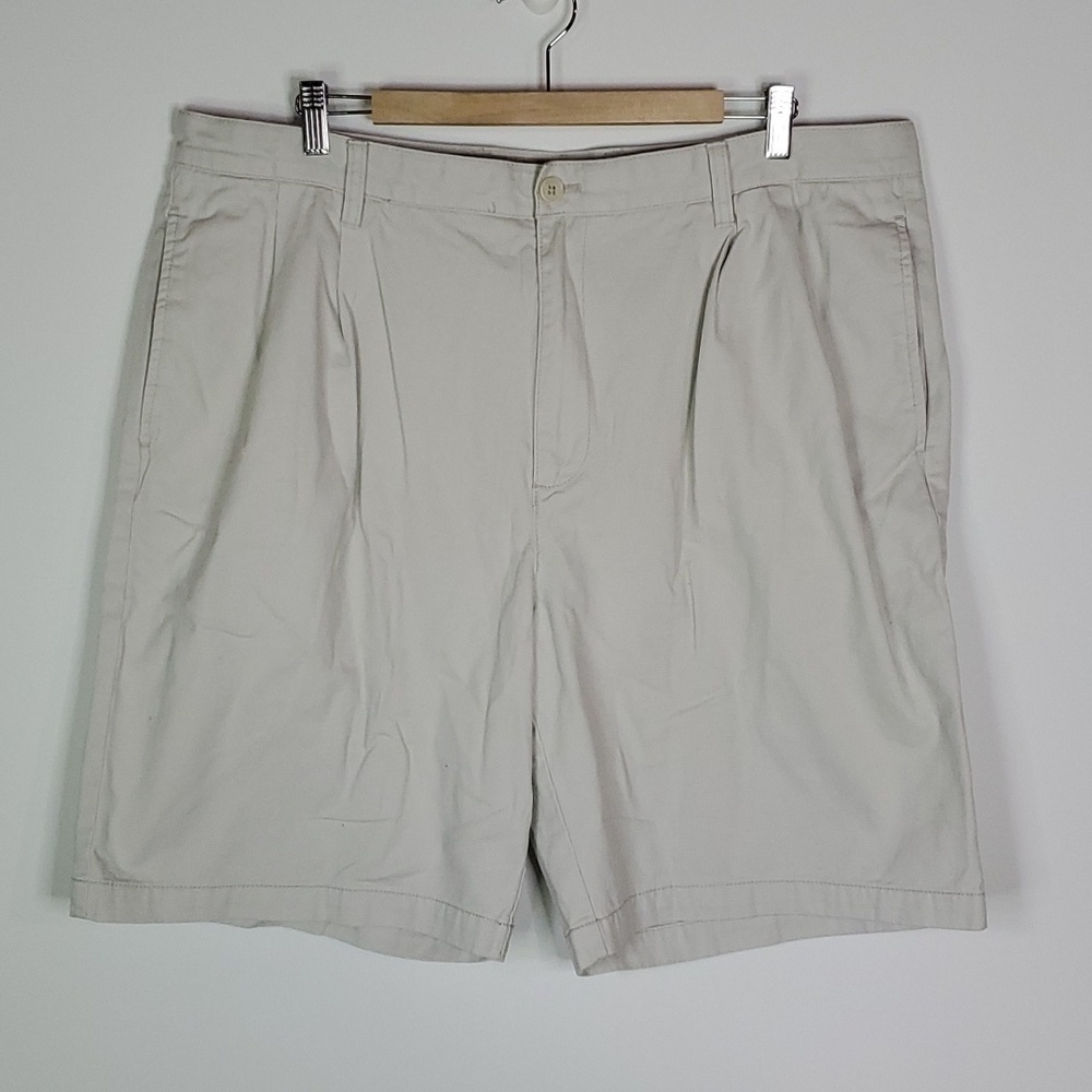 IZOD cream 40" waist shirts